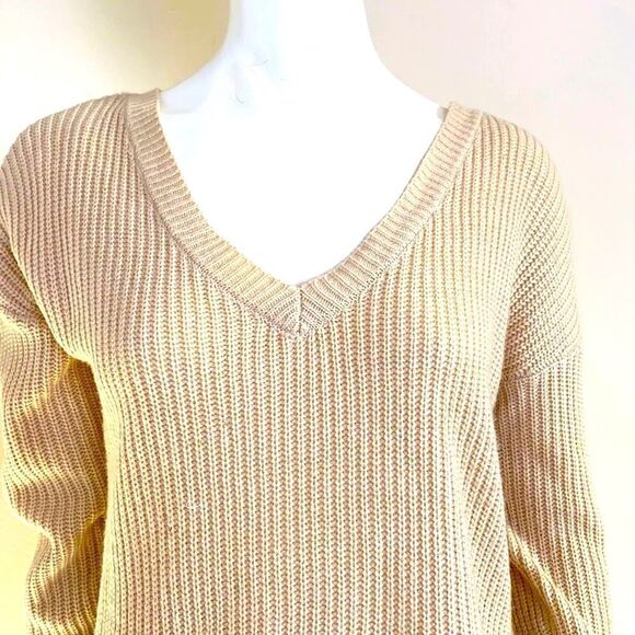 Oversized tan V-neck sweater with lace up back. - Picture 3 of 5